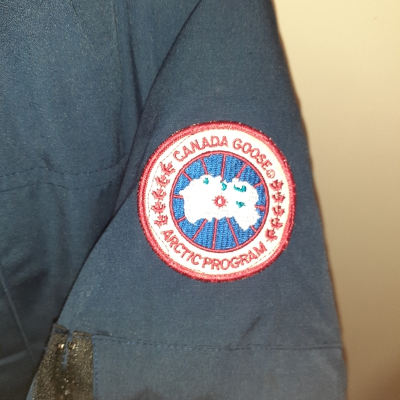 Canada Goose parka, Navy blue NWOT - Picture 2 of 5